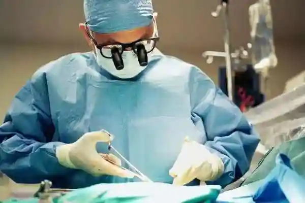 Хирург высокооплачиваемые профессии в мире, зарплата в мире