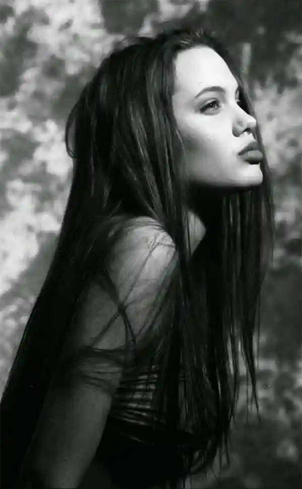 Первая фотосессия Анджелины Джоли в 15 лет