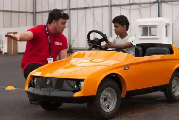 Firefly - первый учебный автомобиль для детей