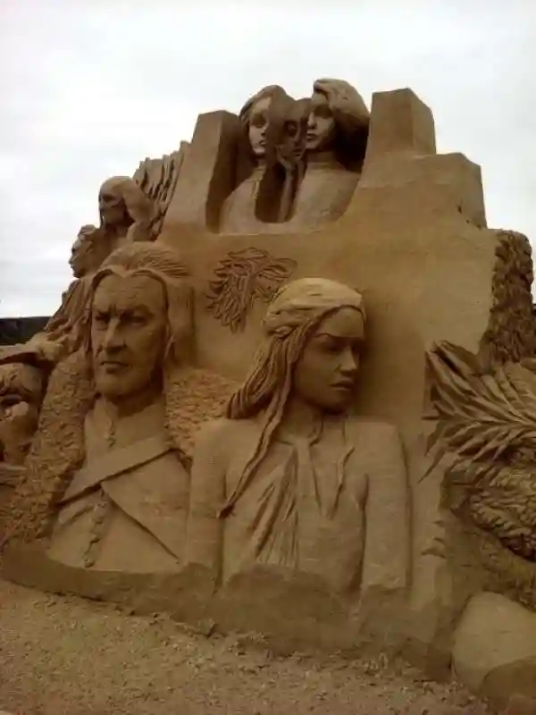 Песчаные скульптуры на фестивале в Санкт-Петербурге