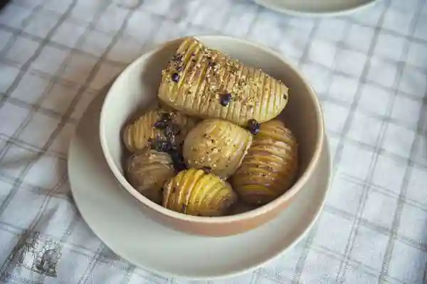Рецепт картофеля гриль с чесноком и виноградом