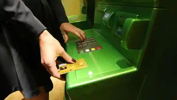 Дистанционная кража денег с банковских платёжных карт