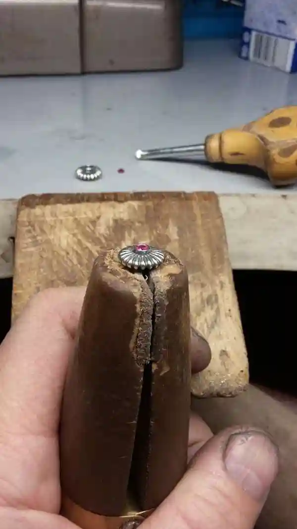 Как сделать стильный серебряный браслет