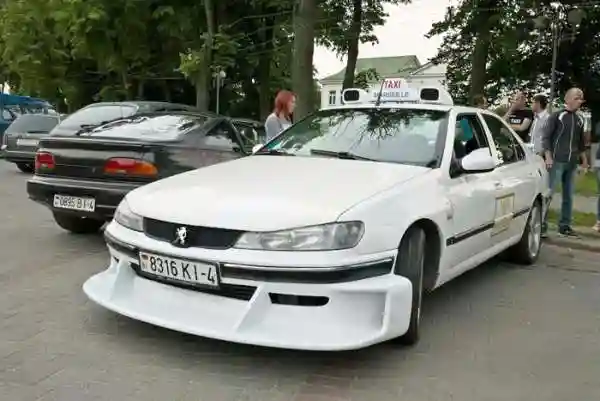 Копия такси Peugeot 406 из фильма