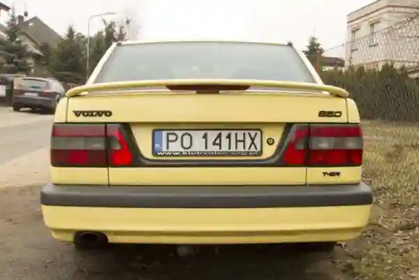 Volvo 850 T5-R 1995 "The Flying Banana"