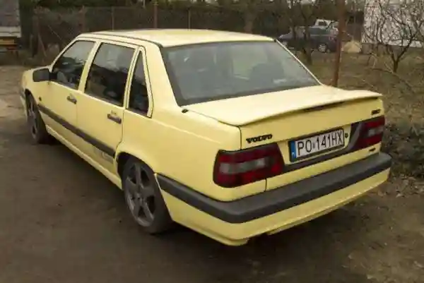 Volvo 850 T5-R 1995 "The Flying Banana"