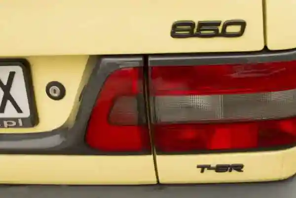 Volvo 850 T5-R 1995 "The Flying Banana"