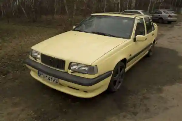 Volvo 850 T5-R 1995 "The Flying Banana"