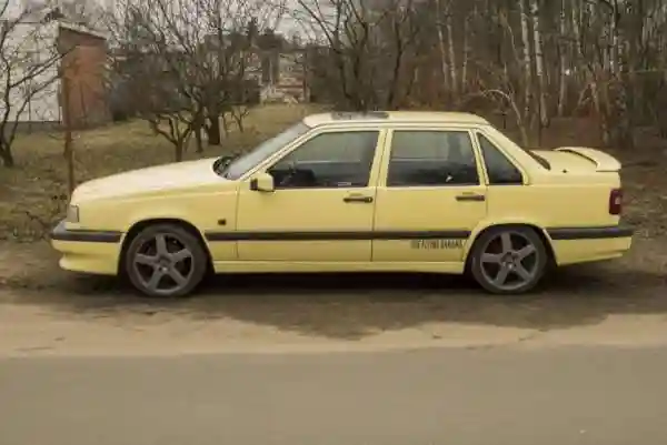 Volvo 850 T5-R 1995 "The Flying Banana"