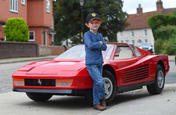 Самый дорогой детский Ferrari Testarossa