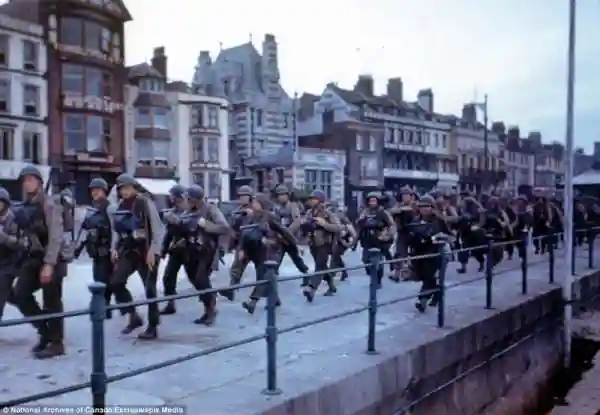 Высадка в Нормандии в 1944 году - фотографии в цвете