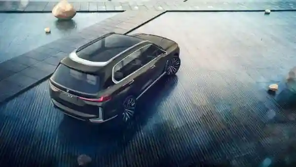 Облик BMW X7 стал известен раньше премьеры