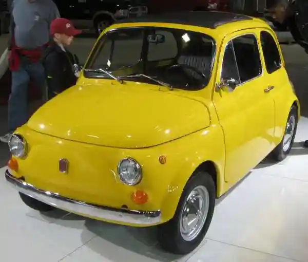 Fiat 500 поместили на монету достоинством 5 евро