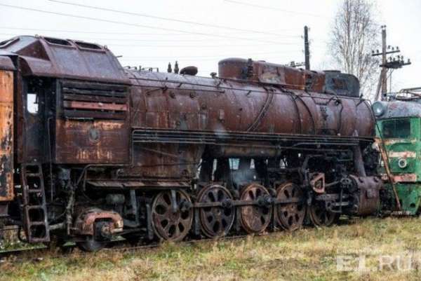 Кладбище старых поездов под Екатеринбургом 