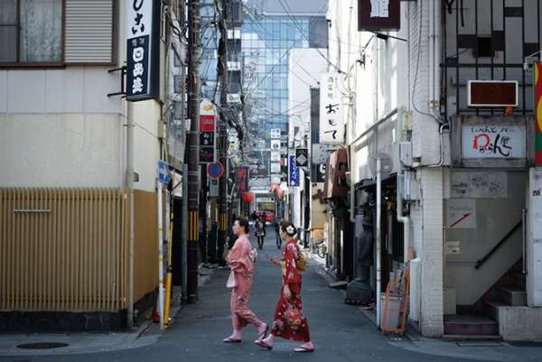 Японский колорит в уличных фотографиях Такаши Ясуи 