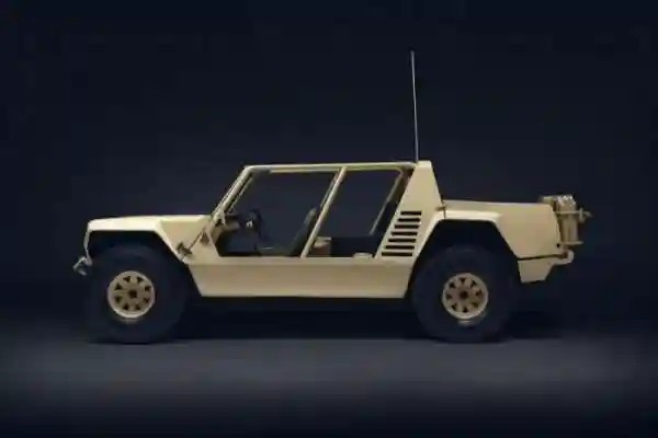 Lamborghini LM002 - кирпич с 12-ю цилиндрами