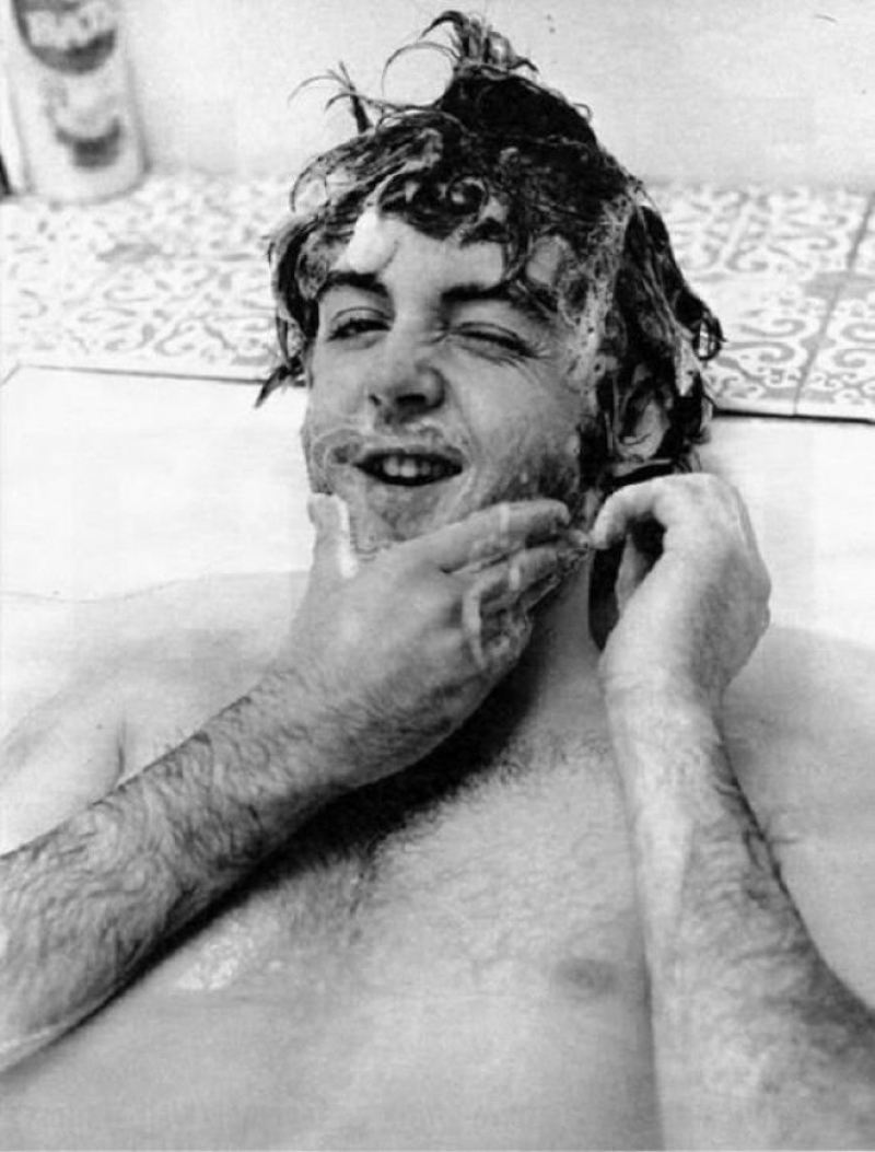 Пол Маккартни в ванной, 1970-е. история, факты, фото.