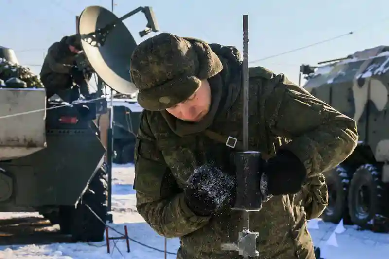 «Пиджаки» уйдут в прошлое и вольются в военную элиту