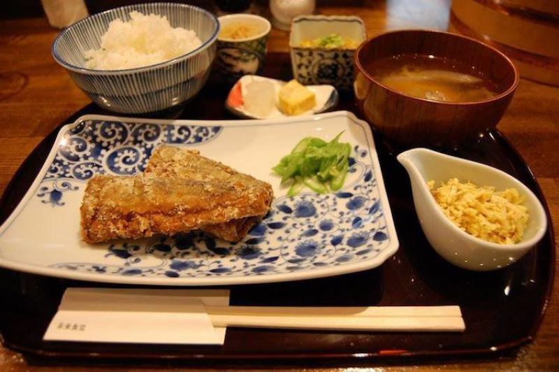 В Токио открылся ресторан, где можно пообедать, отработав смену на кухне в мире, еда, кухня, ресторан, смена, токио