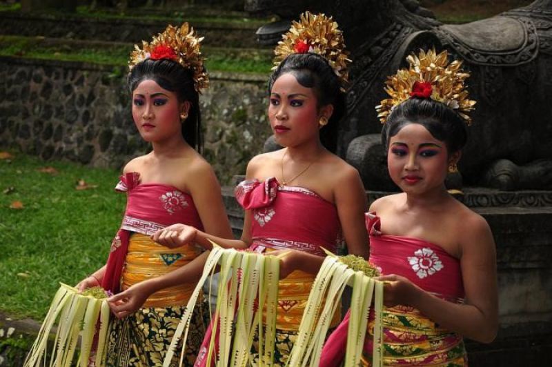 Экскурсия во дворец Тиртаганга на Бали 