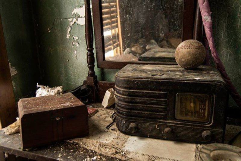 Как фотограф нашел деньги в заброшенном доме 