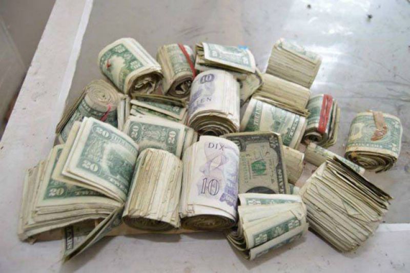 Как фотограф нашел деньги в заброшенном доме 