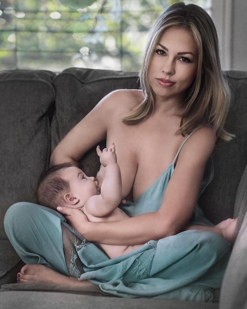 голые кормящие мамочки фото 36