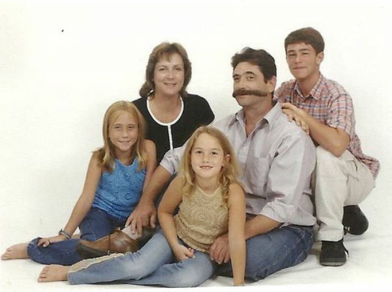 Странные семейные фото 