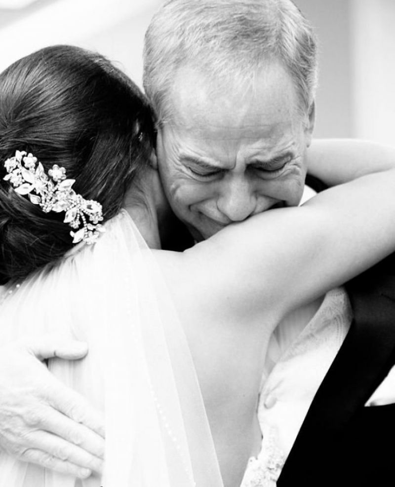 30 отцов, не сдержавших эмоций при виде своих дочек в свадебных платьях