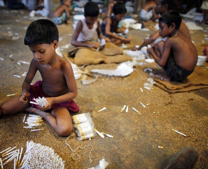 Тяжелый детский труд до сих пор востребован: 20 снимков, которые ранят в самое сердце