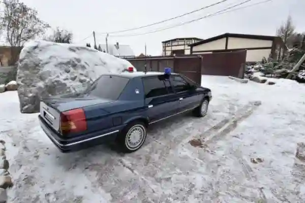 Москвич Лужкова продают по цене нового Mercedes-Benz S-класса