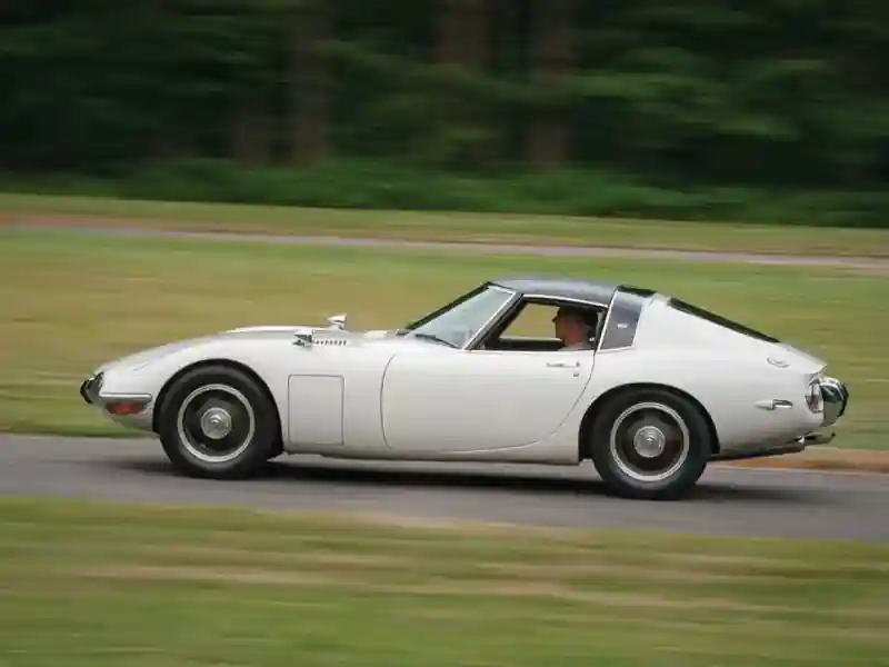 Toyota 2000GT Targa 1966: несостоявшийся автомобиль–актер