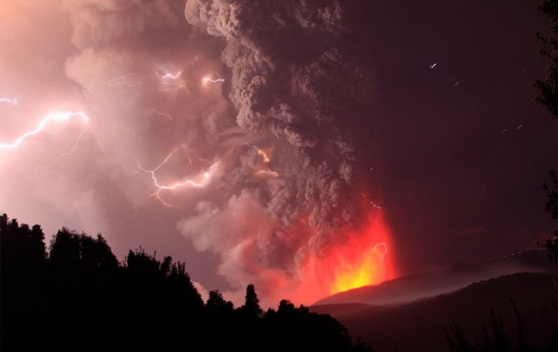 Извержение вулкана Пуйеуэ 