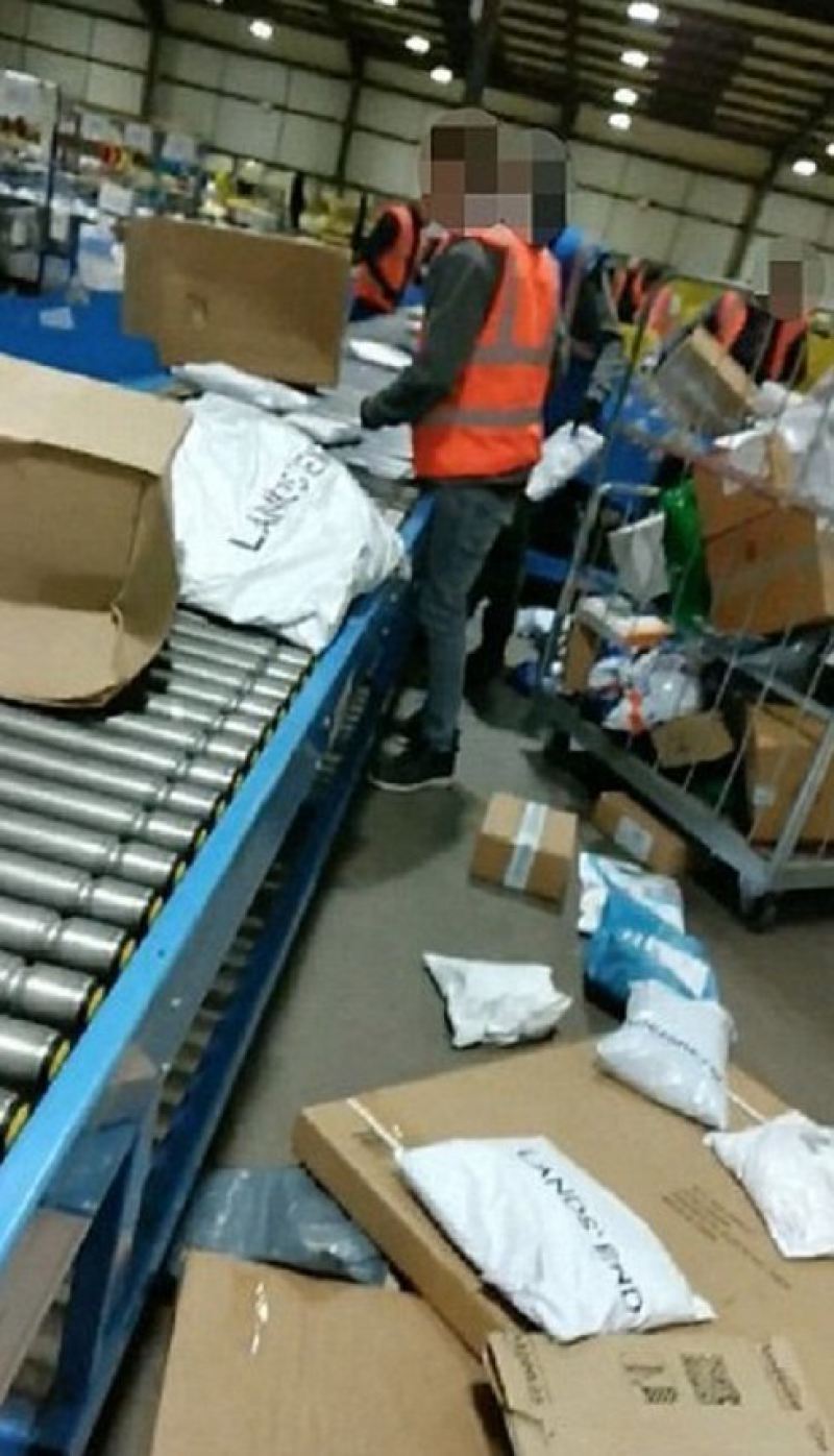 Видео уличило сотрудников почтовой компании в намеренном повреждении посылок