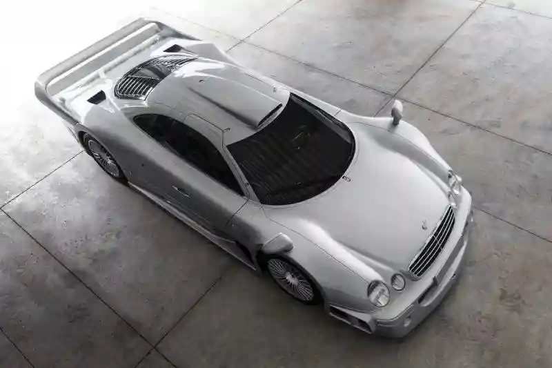 Mercedes-Benz AMG CLK GTR из 90-х дороже, чем новый Mercedes-AMG Project One