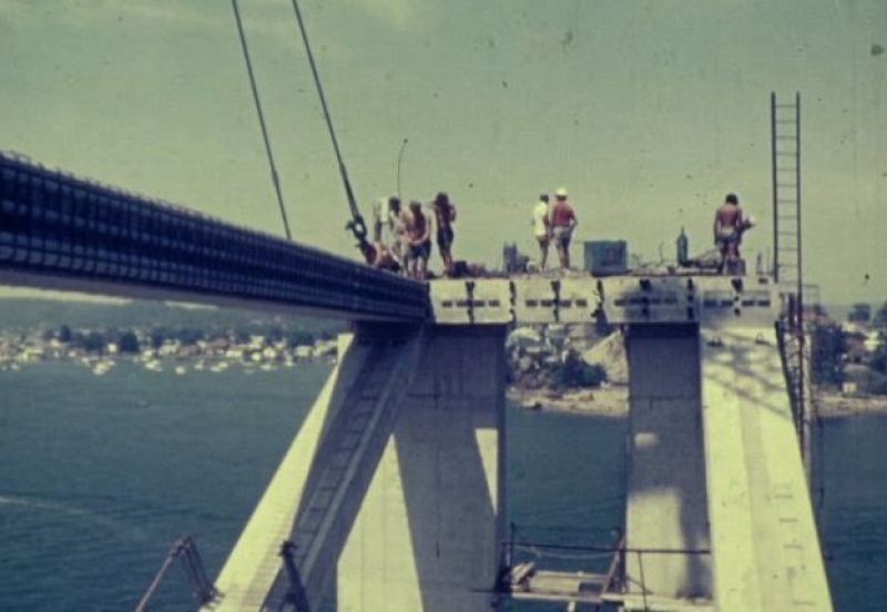 Без страховки: архивные кадры строительства моста в Новом Южном Уэльсе 47 лет назад
