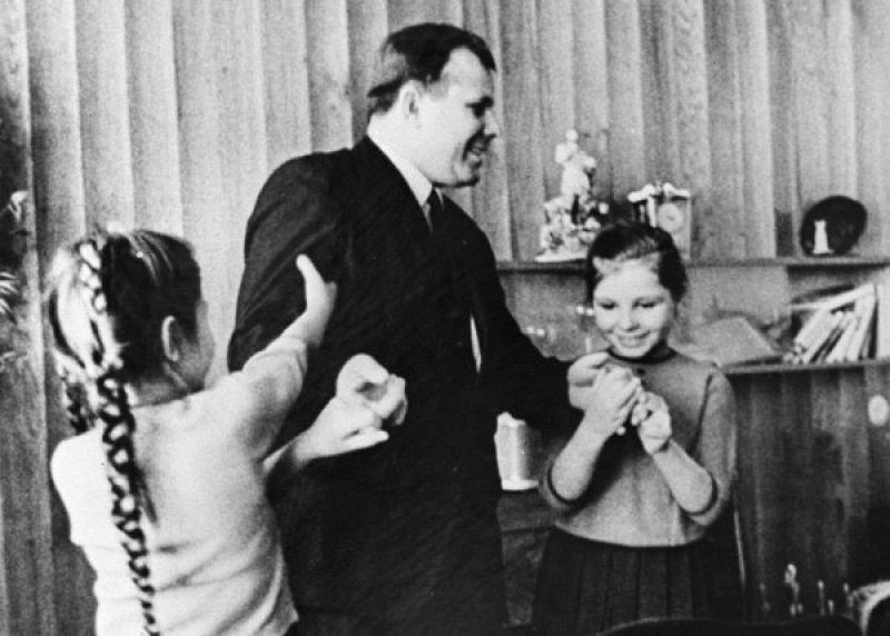 Юрий Гагарин и его любимые женщины