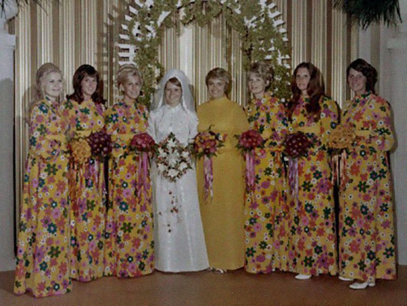 30 смешных и нелепых нарядов подружек невесты