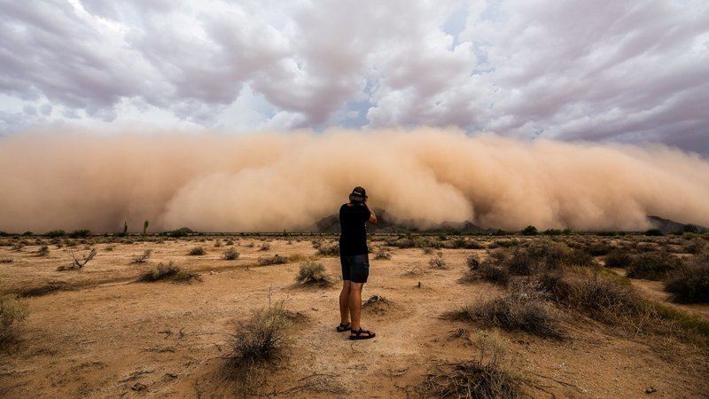 Апокалипсис из пыльной бури опять пришёл в Аризону, и на этот раз люди запаслись камерами