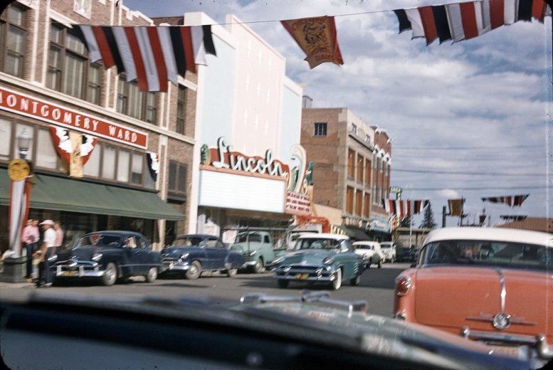 Когда Coca-Cola была настоящей: автомобили на старых фотографиях из США