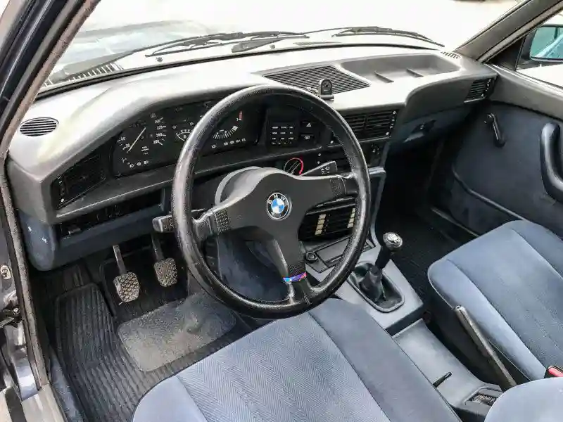 BMW 535i E28 Акула: таких уже не делают