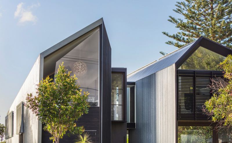 Двойной дом с ручьём в Австралии