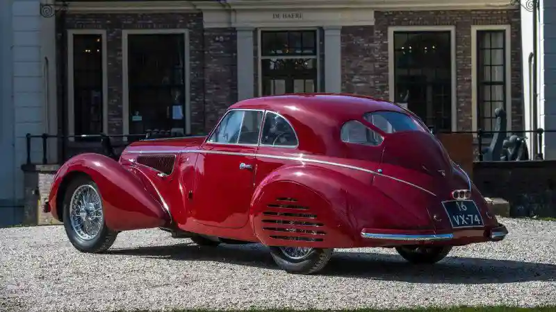 Alfa Romeo 8C 2900B Touring Berlinetta: редкий и очень дорогой