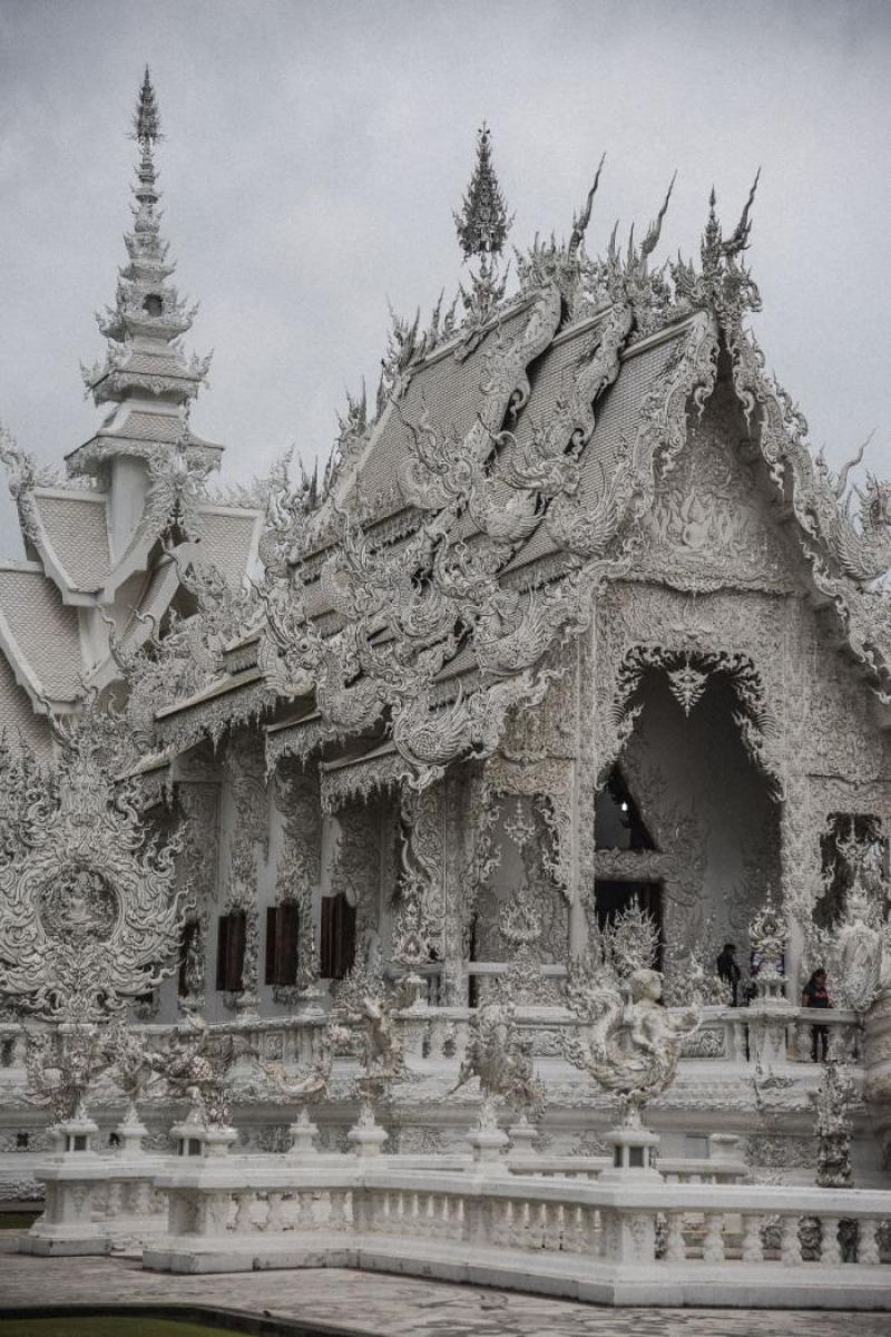 Храм Ват Ронг Кхун: белое чудо Таиланда (10 фото)