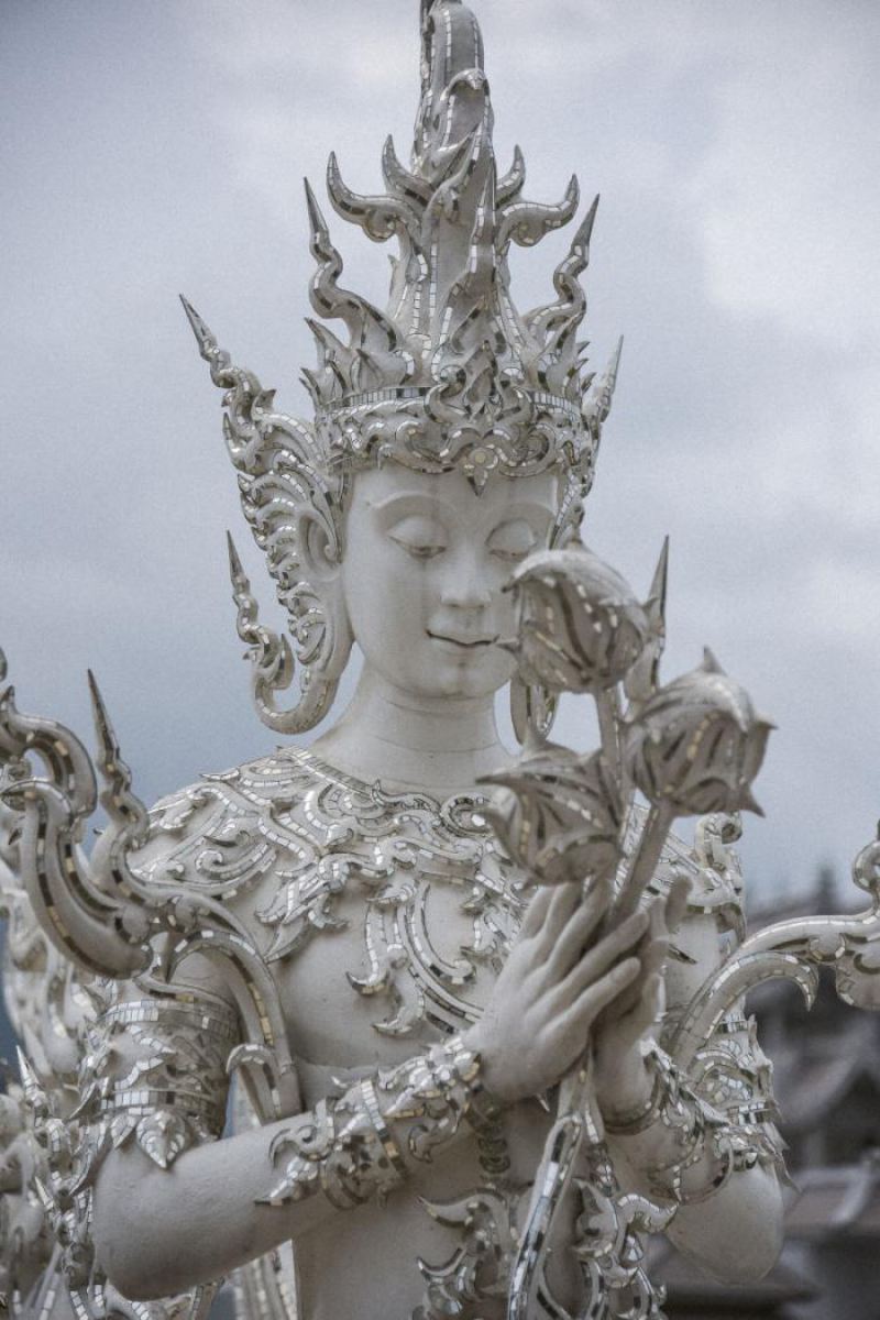 Храм Ват Ронг Кхун: белое чудо Таиланда (10 фото)