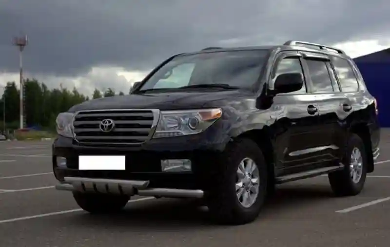 Купил Toyota Land Cruiser 2008 года. Машина простаивает в гараже