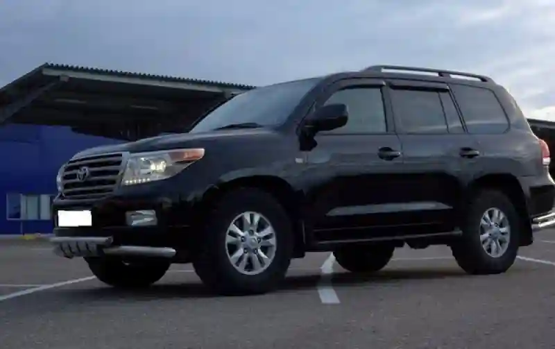 Купил Toyota Land Cruiser 2008 года. Машина простаивает в гараже