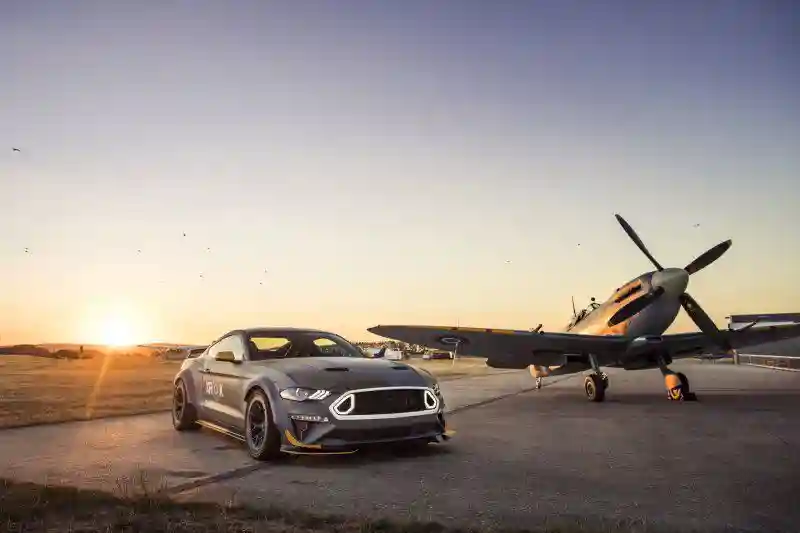 Mustang в честь Spitfire: как Ford помогает молодым лётчикам