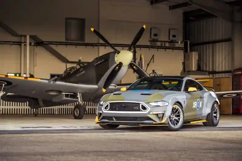 Mustang в честь Spitfire: как Ford помогает молодым лётчикам