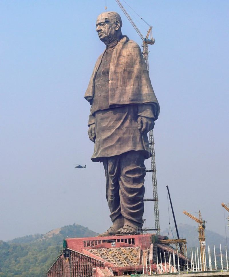В Индии возвели самую высокую статую в мире, и чтобы оценить